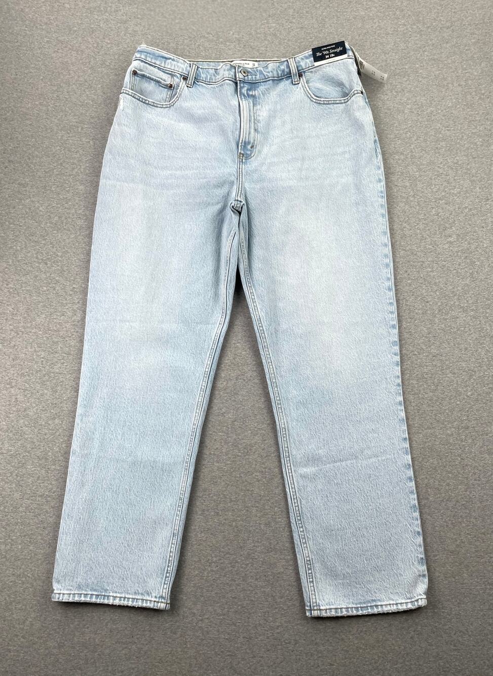 Abercrombie Ultra High Rise 90s Straight Jean 34 / 18 Curve Love Light Wash Blue